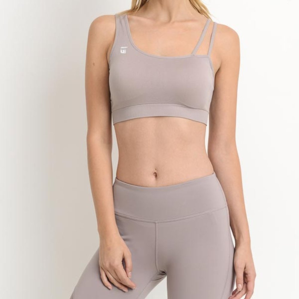 SPORTS SET. Comes with bra & leggings as a set